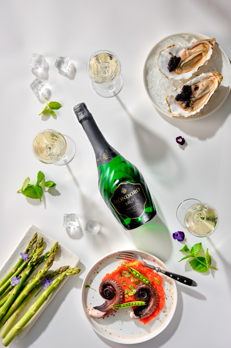 Мондоро Брют Кампари в подарочной упаковке 0.75 л