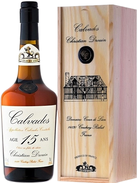 Christian Drouin 15 ans Calvados Pays d'Auge AOC (Подарочная упаковка), 0.7 л в Ярославле